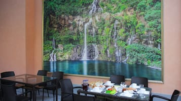 Aamiainen (2000 AMD per henkilö)