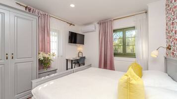 Comfort Room ROSES | Premium bedding, in-room safe, individually decorated