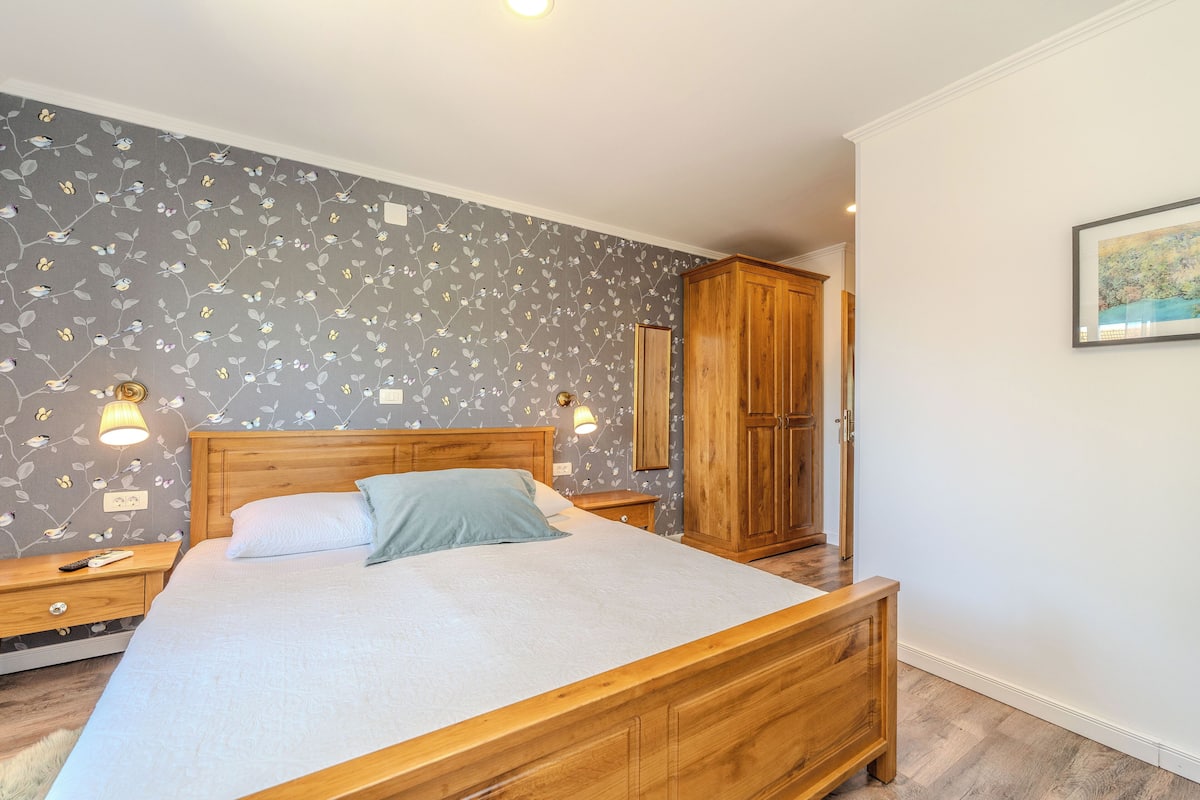 Deluxe Room BIRDS | 高級寢具、客房內保險箱、書桌、筆電工作空間