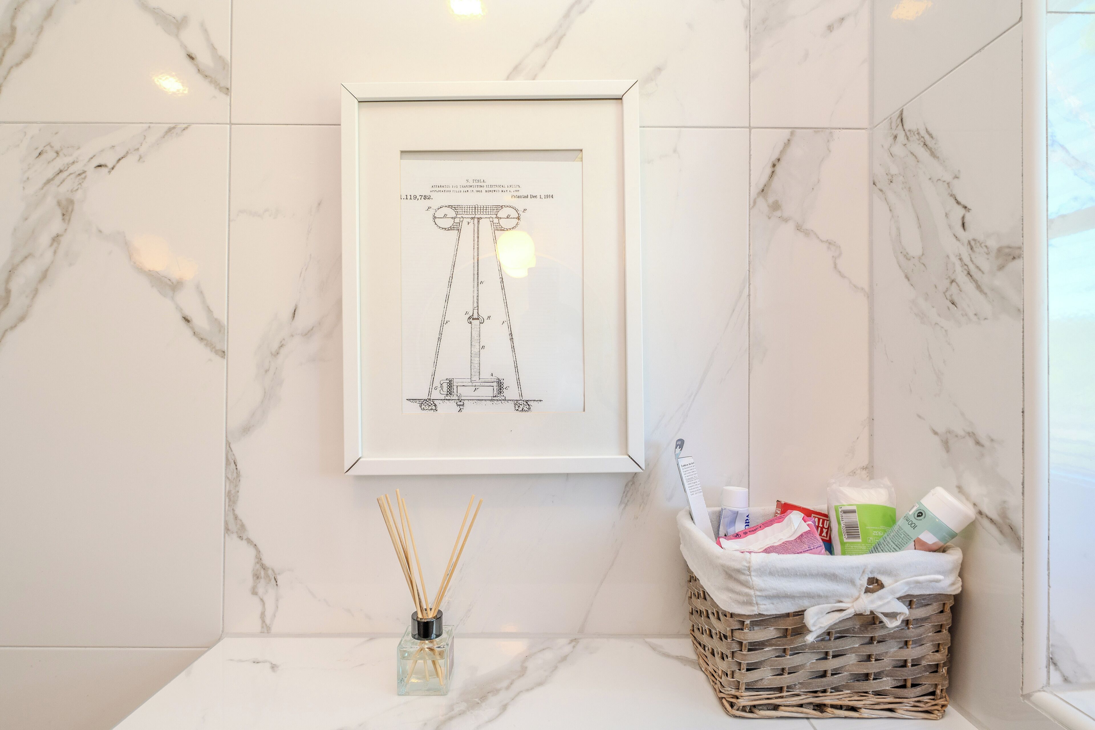 deluxe room birds | bathroom | shower, rainfall showerhead, free toiletries, hair dryer