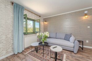 Apartment BIRDS | In-room dining