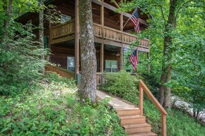 Exterior - Alpine Rose - Pet-Friendly, Cozy Cabin w/Hot Tub (Helen)