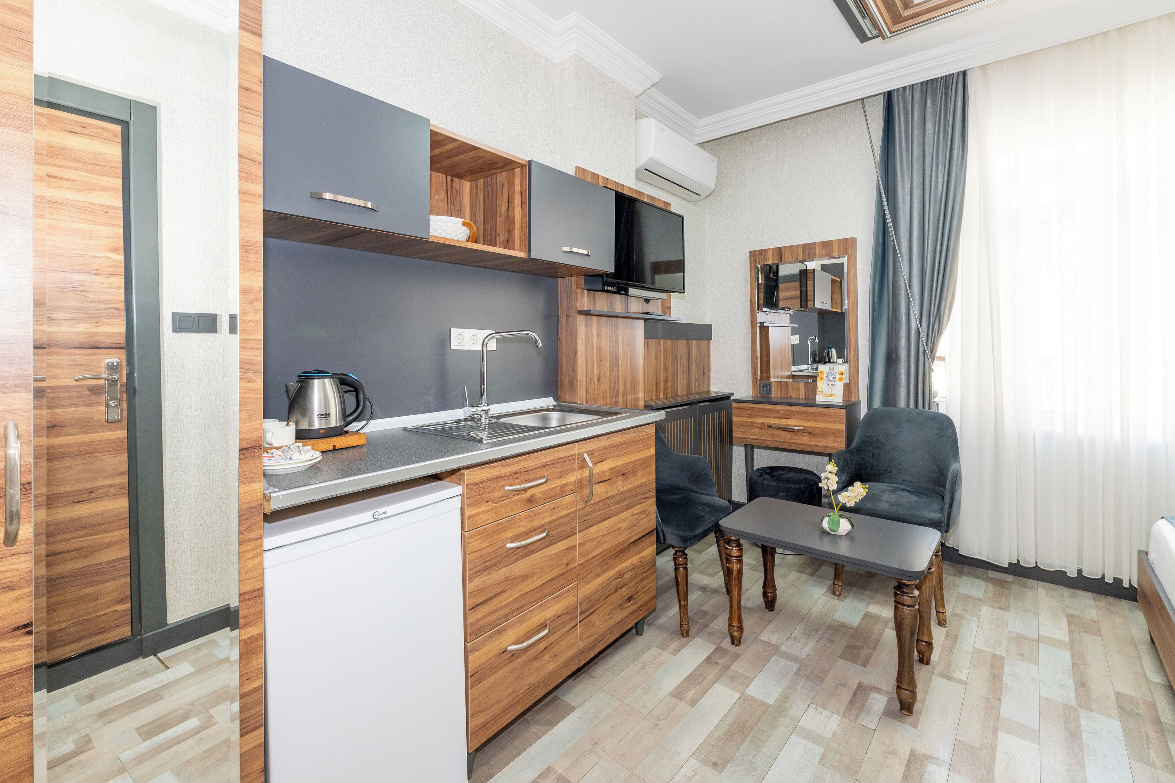 ملاءات من القطن المصري وأغطية فراش متميزة وألحفة محشوة بالريش