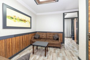Family Suite, 1 Bedroom | Egyptian cotton sheets, premium bedding, down duvets, in-room safe - La Serena Hotel (Istanbul)