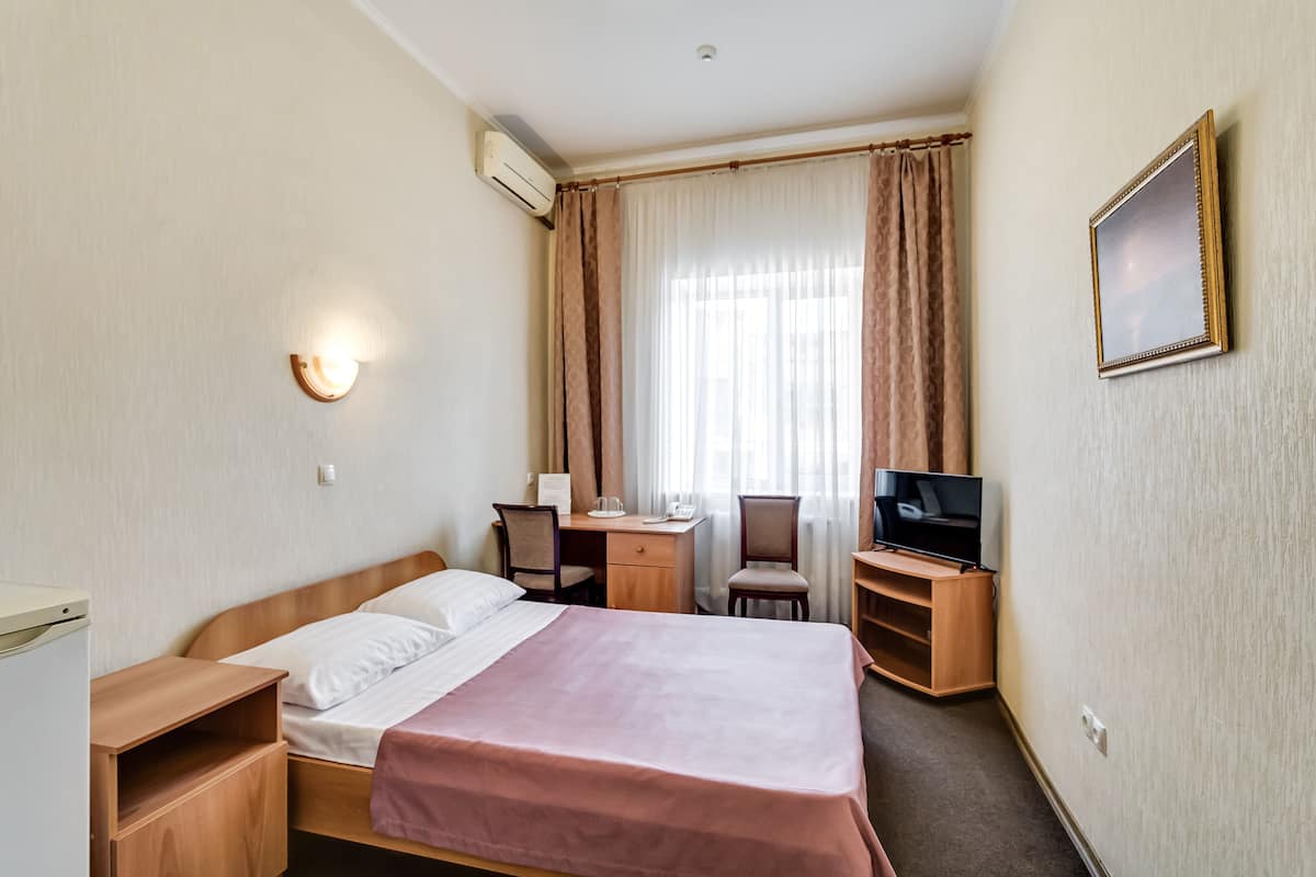 Basic Double Room
