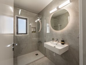 Badewanne, Haartrockner