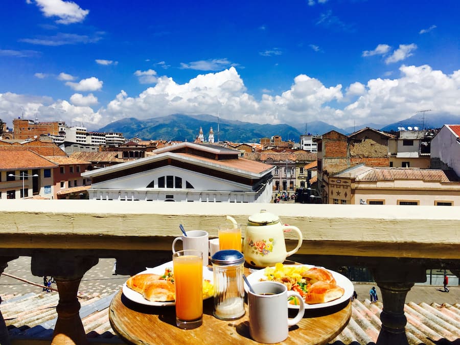 Desayuno completo (con cargo) los días de semana