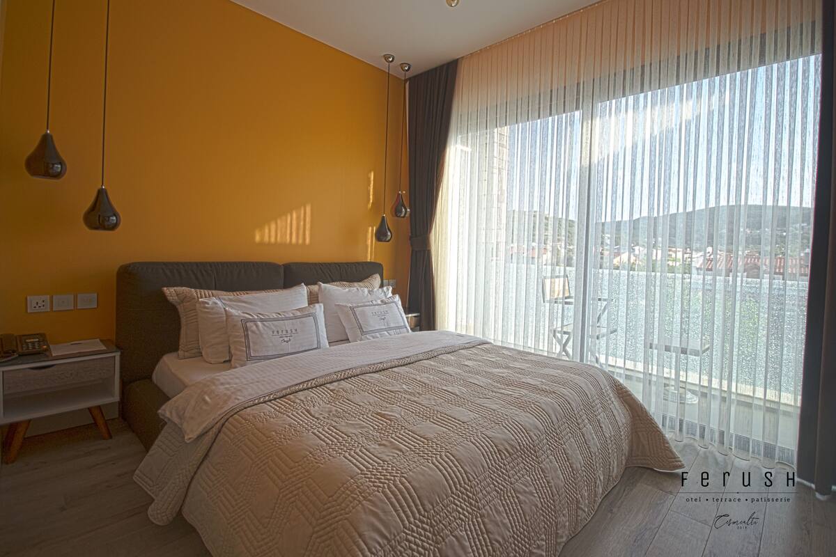 Economy Room | Egyptian cotton sheets, premium bedding, minibar, in-room safe