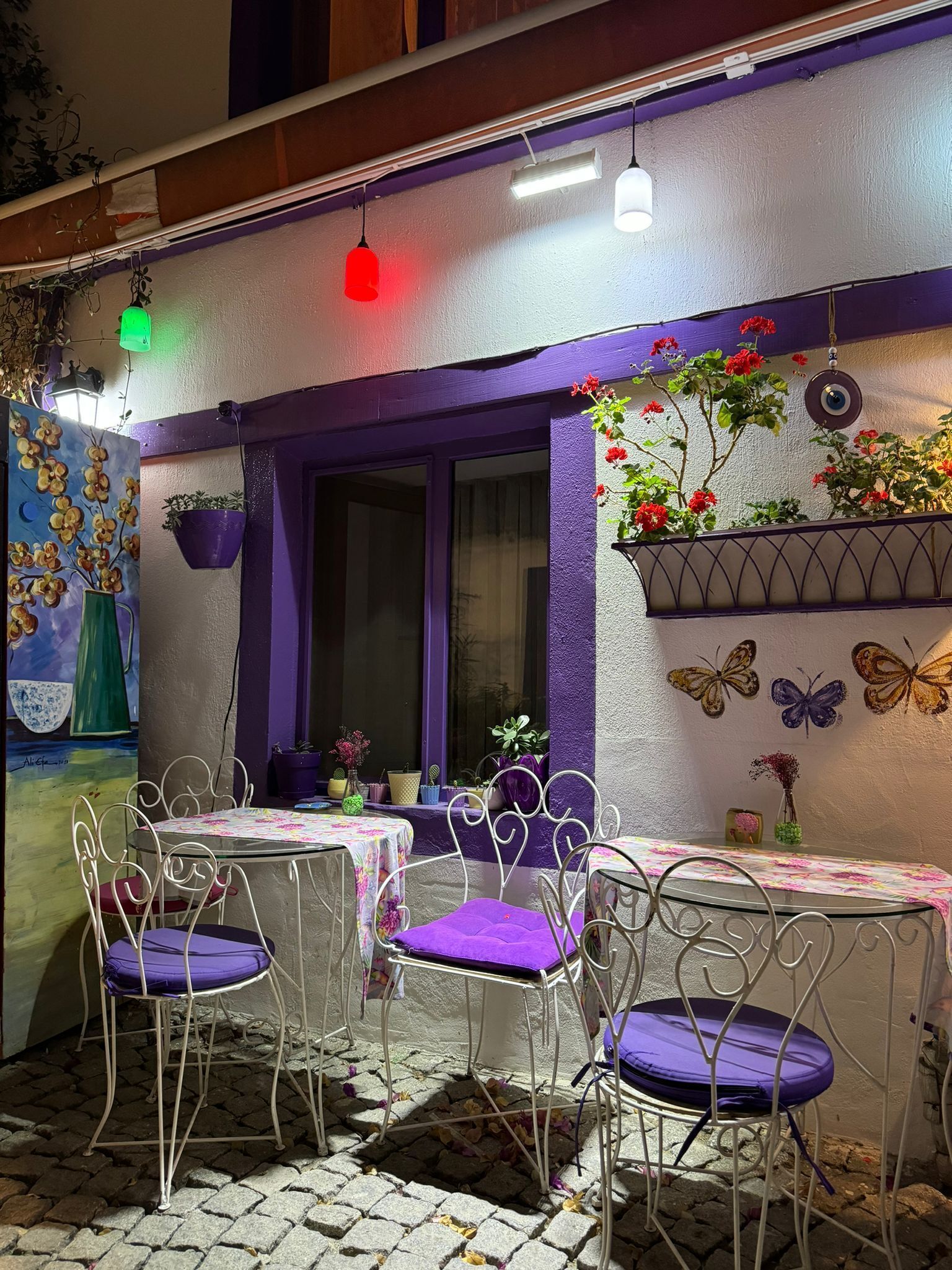 Double or Twin Room | Living area | Flat-screen TV