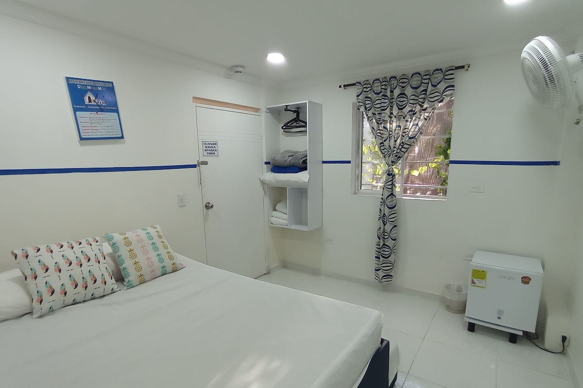 Family Room | Hypo-allergenic bedding, free WiFi, bed sheets