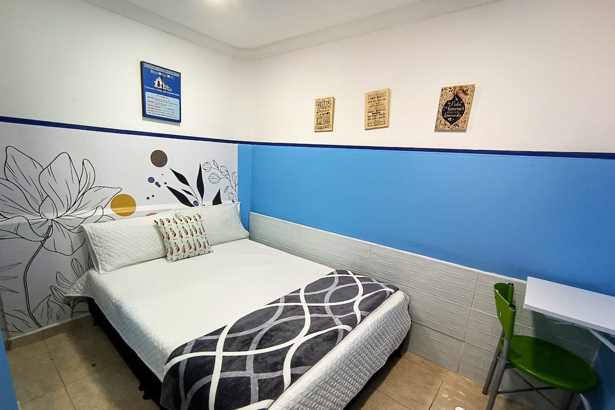 Basic Room | Peralatan tempat tidur hipoalergenik, Wi-fi percuma, cadar katil