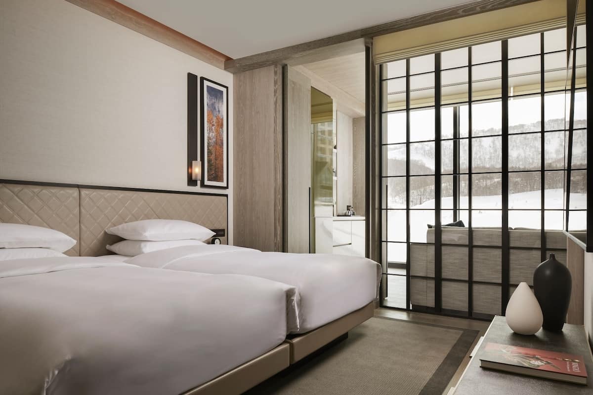 Premium bedding, minibar, in-room safe, desk