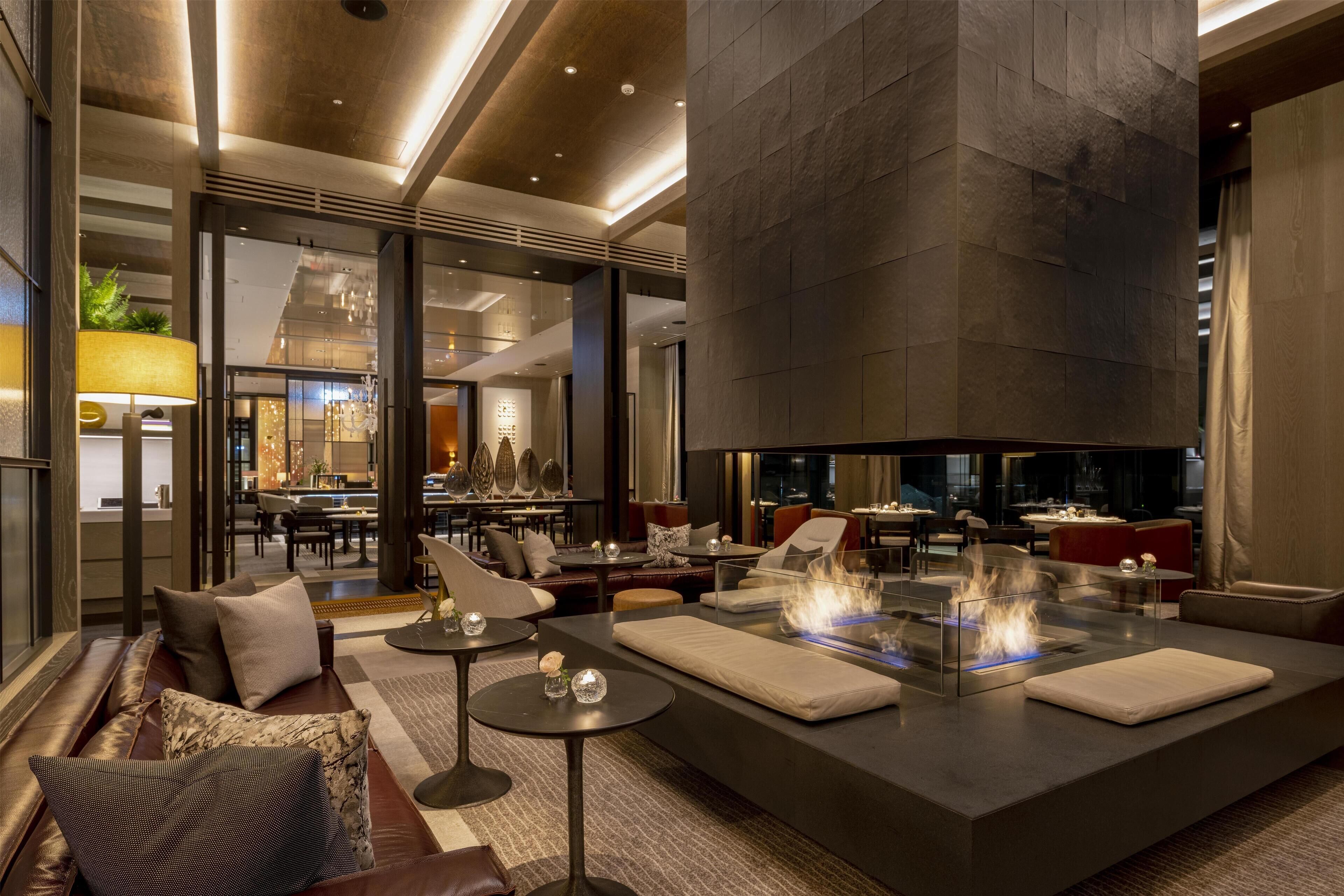 7 restaurants; breakfast, lunch and dinner served 