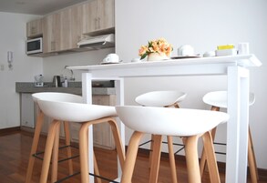 Apartamento familiar | Zona de estar | Smart TV de 43 pulgadas con canales premium, una televisión