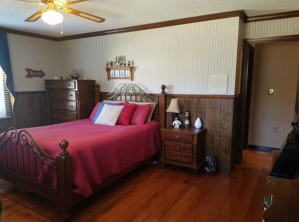 Iron/ironing board, WiFi