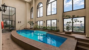 Piscina interna, piscina externa