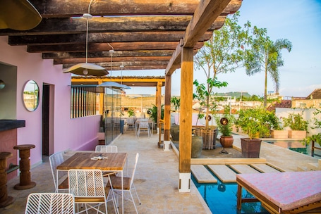 3 piscinas al aire libre, sillones reclinables de piscina