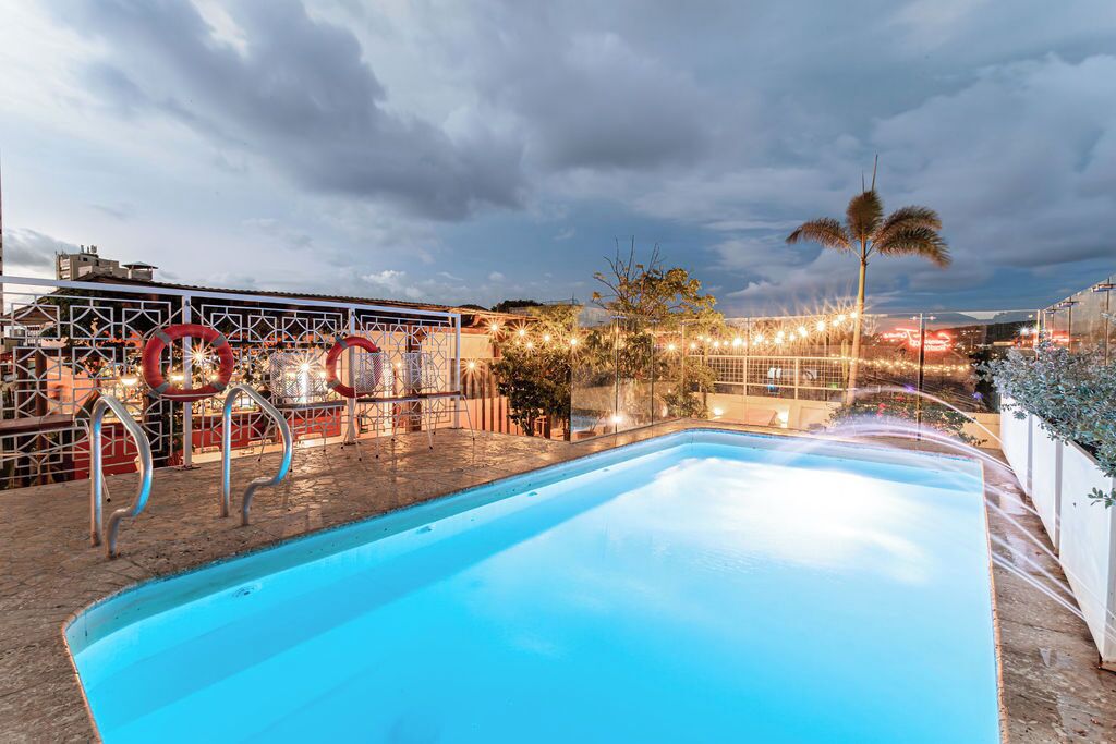 3 outdoor pools, open 6:00 AM to 10:00 PM, pool loungers
