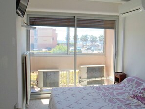 2 bedrooms, free WiFi