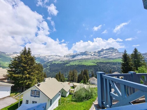 Landhaus, blick panorama, terrasse, kamin oder ofen für holz, fernseher, 190m², Flaine