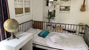 1 chambre, fer et planche Ă repasser, Wi-Fi, draps fournis
