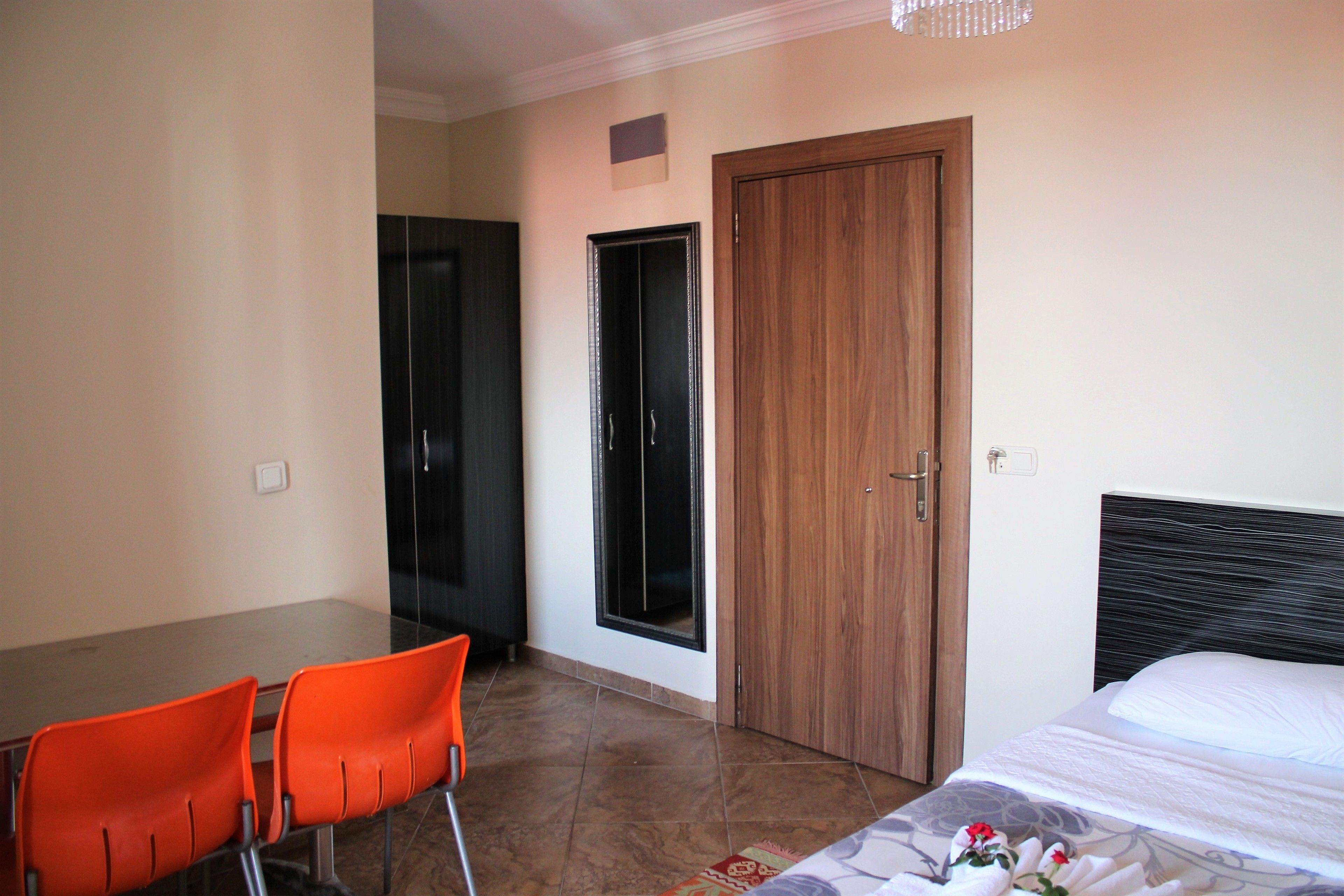 standard studio | 1 bedroom, premium bedding, in-room safe, desk
