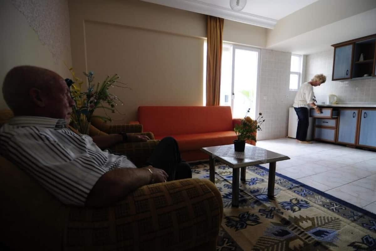 55-inch tv with satellite channels