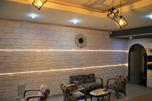 Lobby sitting area - Lemoral Apart Otel (Alanya)