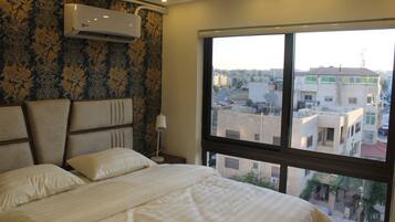 City Apartment | Iron/ironing board, free WiFi