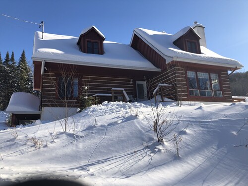 Quiet Laurentian Getaway, Close to the Excitement
