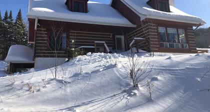 Quiet Laurentian Getaway, Close to the Excitement