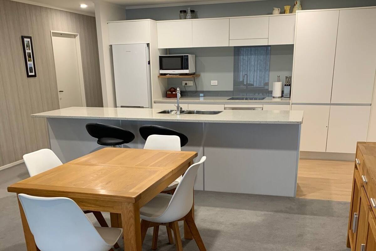 Apartment, 1 Bedroom, Non Smoking, City View | Living area | Flat-screen TV, DVD player