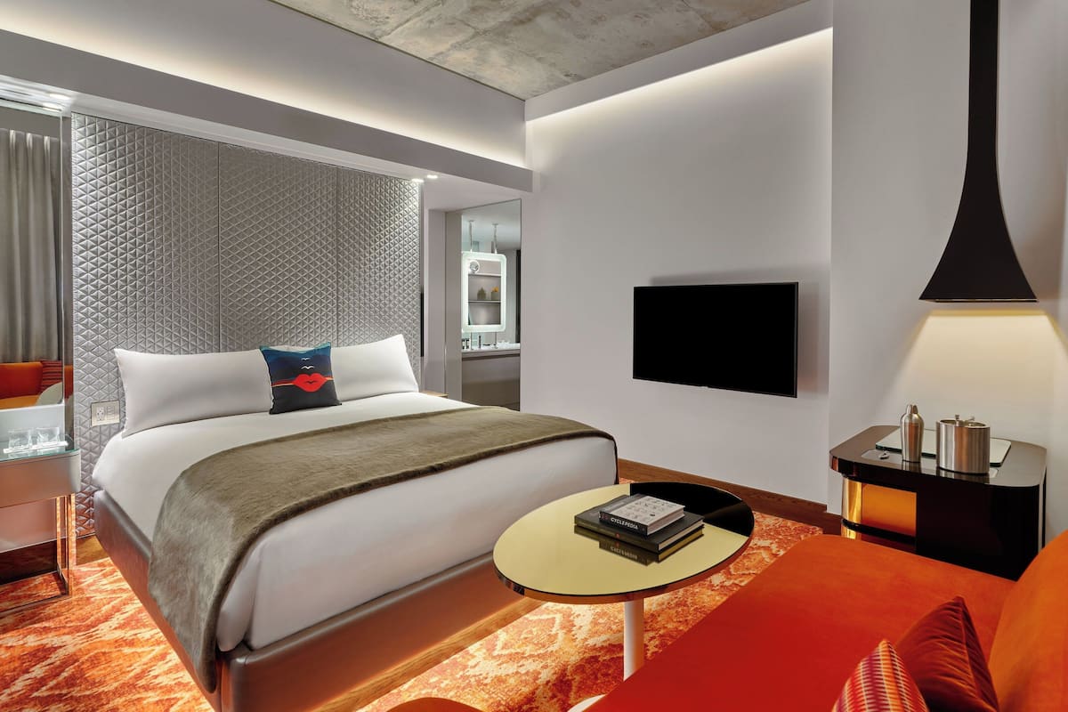 Ropa de cama de alta calidad, edredón, camas con pillow-top y minibar