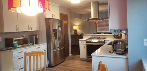 Great family vacation home on 1/2 acre in Littleton-SW Denver 3bd 2.5 baths