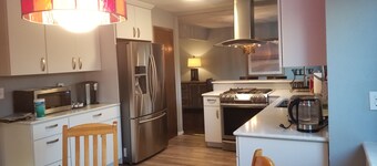 Great family vacation home on 1/2 acre in Littleton-SW Denver 3bd 2.5 baths