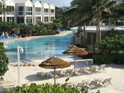 Marina Villa Mariner`s Club 212