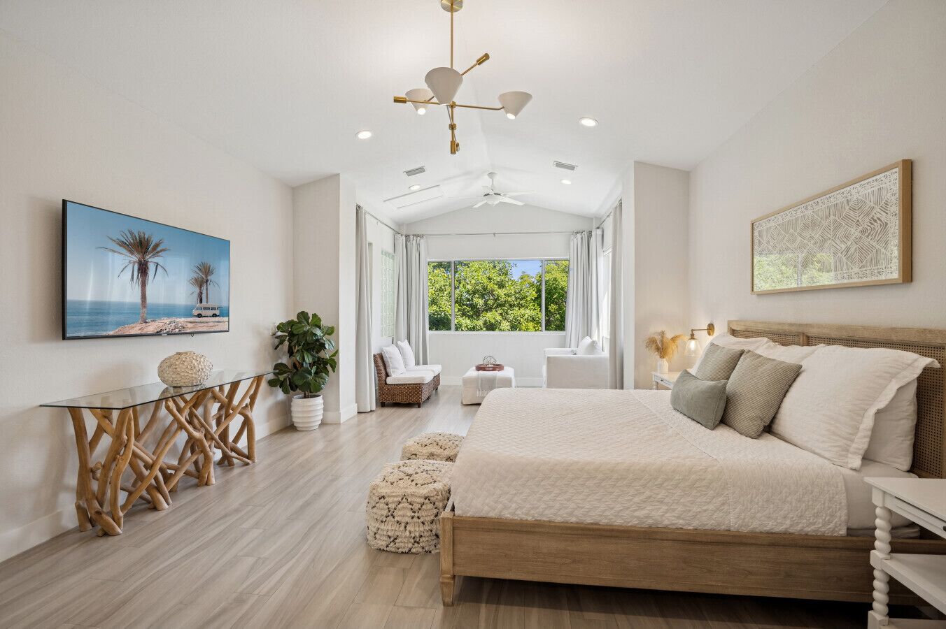 3 bedrooms, iron/ironing board, travel cot, free WiFi