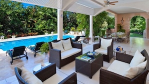 Balcony - Villa Dene Court (Holetown)