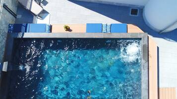 Piscine extérieure, piscine chauffée