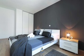 6 bedrooms, iron/ironing board, travel crib, WiFi - Amazing 6-BR villa with pool close to the beach (Seline)