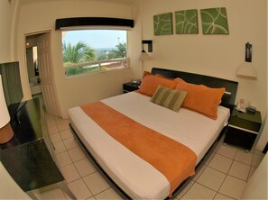 Familiekamer | Een kluis op de kamer, individueel gedecoreerd, individueel gemeubileerd