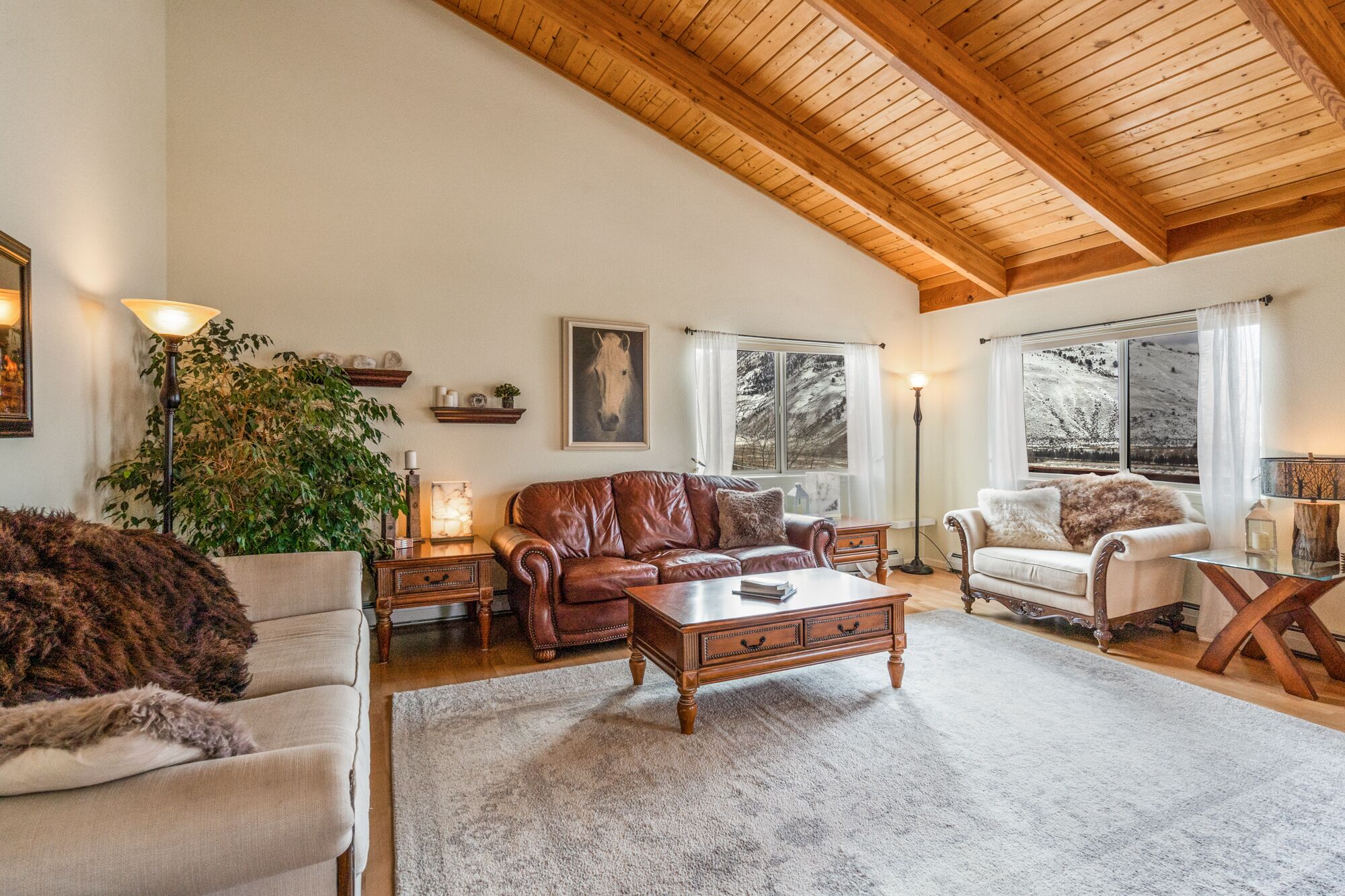 Saddle Ridge Retreat - your rustic Yellowstone getaway