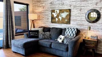 TV connectée, cheminée, jeux vidéo, lecteur de DVD