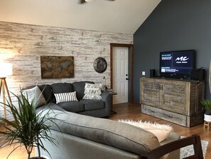Smart-TV, Kamin, Videospiele, DVD-Player