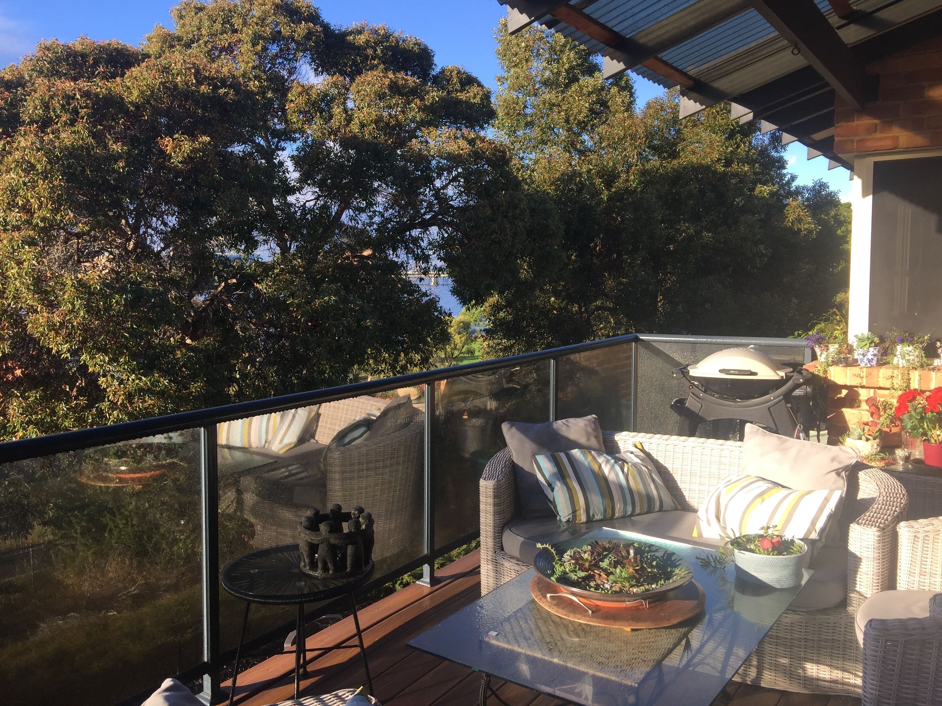 Uninterrupted Swan River Views -Executive Stay close to Optus Stadium & Casino. — image 6