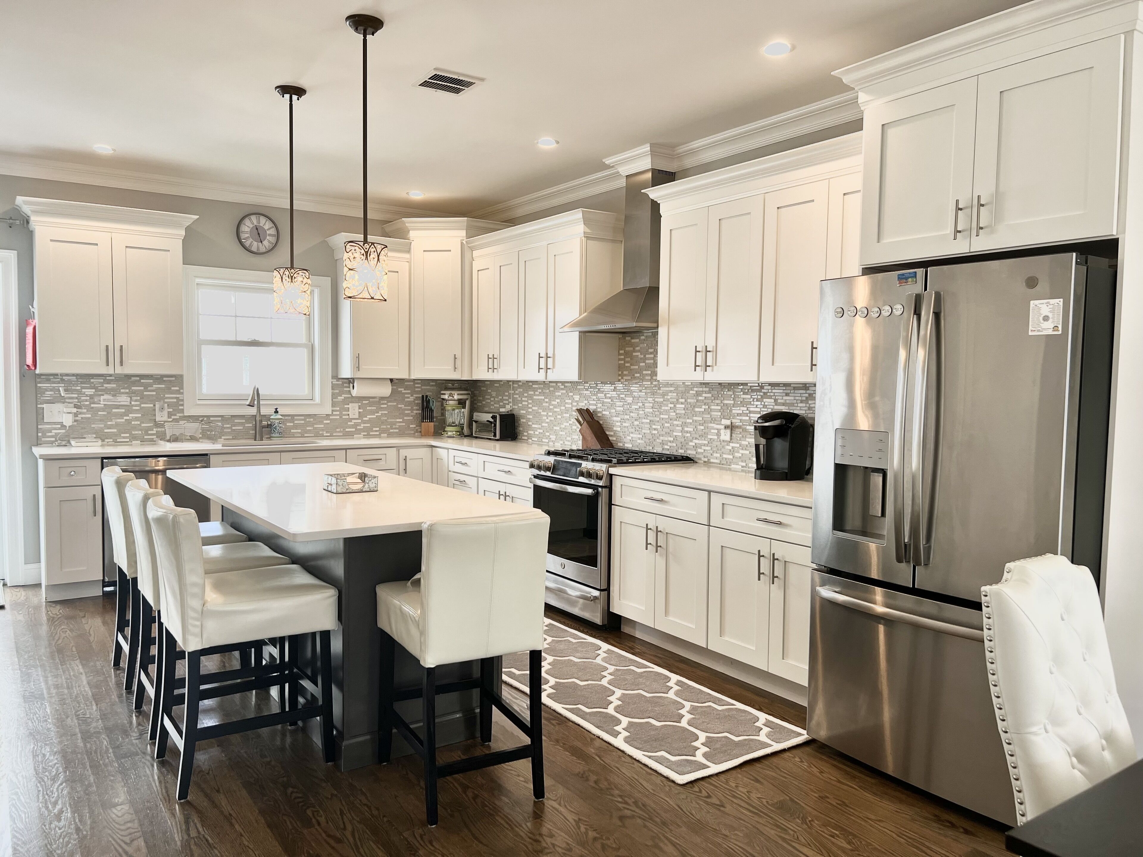 Toaster oven, blenders, rice cooker, slow cooker, coffee maker, keurig, mixer