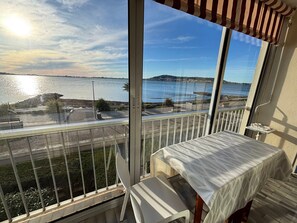 Unclassified image, 2 of 13, button