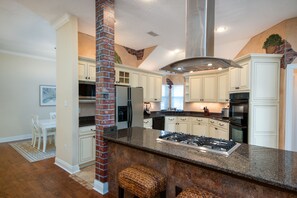 Fridge, microwave, oven, stovetop - New Orleans Area 5BR 3.5ba with Gourmet Kitchen and Private Boat Dock  (Slidell)