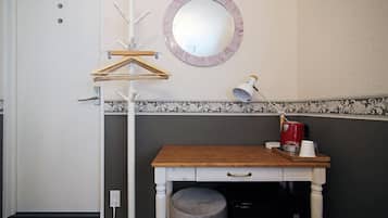 Room, 2 Twin Beds (GS101) | 1 bedroom, free WiFi, bed sheets