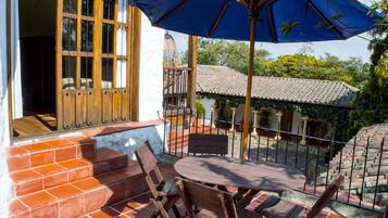 Comfort Room | Terrace/patio